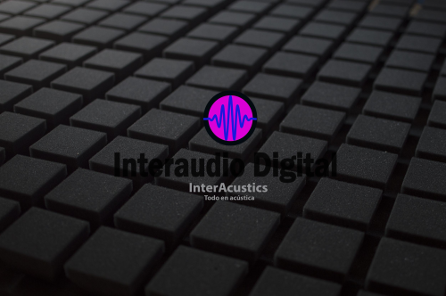 Espuma acústica tipo pirámide invertida